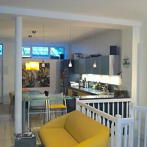 modern-design-loft-apartment-steps-to-notre-dame.fr-paris.fr/
