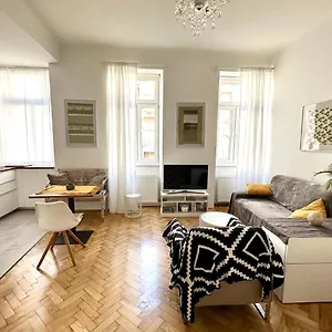 cozy-city-apartment-next-to-u3.vienna-besthotels.com/